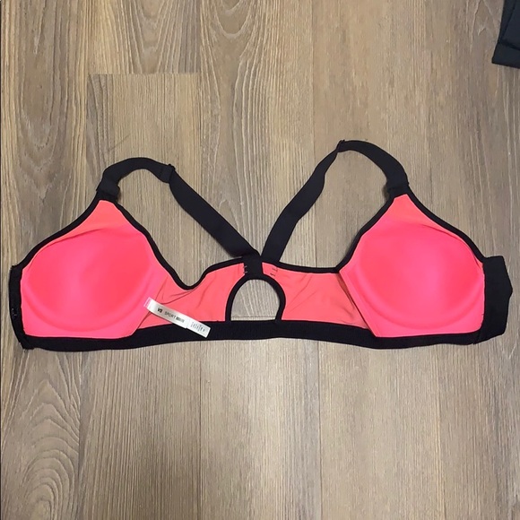 Victoria’s Secret Black and Pink Sportsbra - Picture 3 of 7